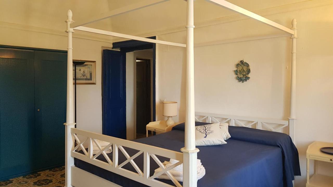 La Rossa 3* Salina (Sicily)