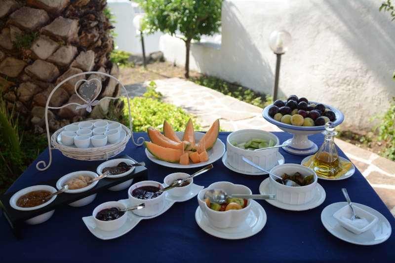 La Rossa Couette-café Salina (Sicily)